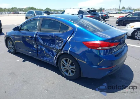 2017 Hyundai Elantra Value Edition z USA, uszkodzony, nr VIN 5NPD84LF8HH196558